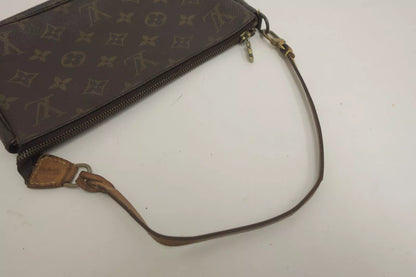 Louis Vuitton Pochette Veske